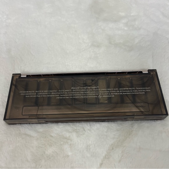 URBAN DECAY NAKED SMOKY EYESHADOW PALETTE - Picture 4 of 13